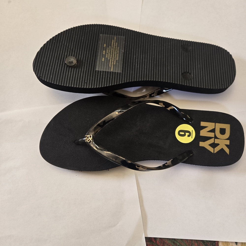 DKNY Black Leopard Thong Flip Flops Slippers - Picture 5 of 8